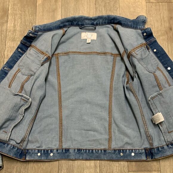Womens Time And Tru Washed Denim Jean Jacket - Picture 4 of 6
